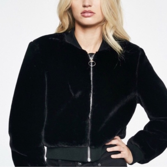 LF Black Faux Fur Cropped Bomber Jacket | Gold Zipper | Party Perfect Outerwear - Picture 2 of 7